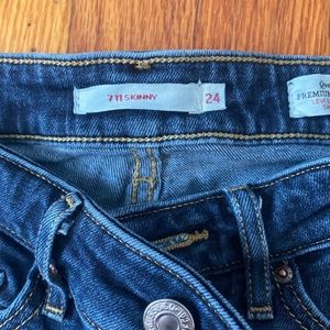 Levi 711 Skinny Jean